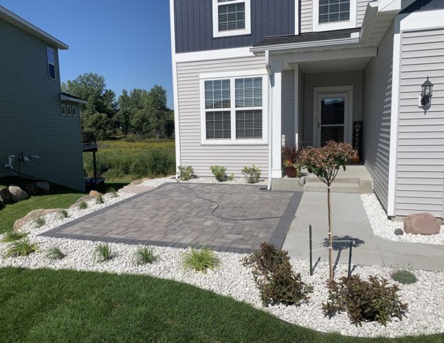 County Paver Patio – Front yard landscaping